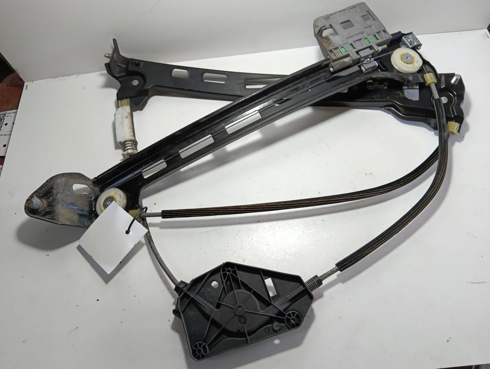 стъклоповдигач преден десен 3C8837462J VW Passat CC