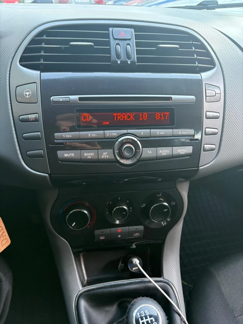 Fiat Bravo 1.6 JTDM jet, снимка 15 - Автомобили и джипове - 52354816