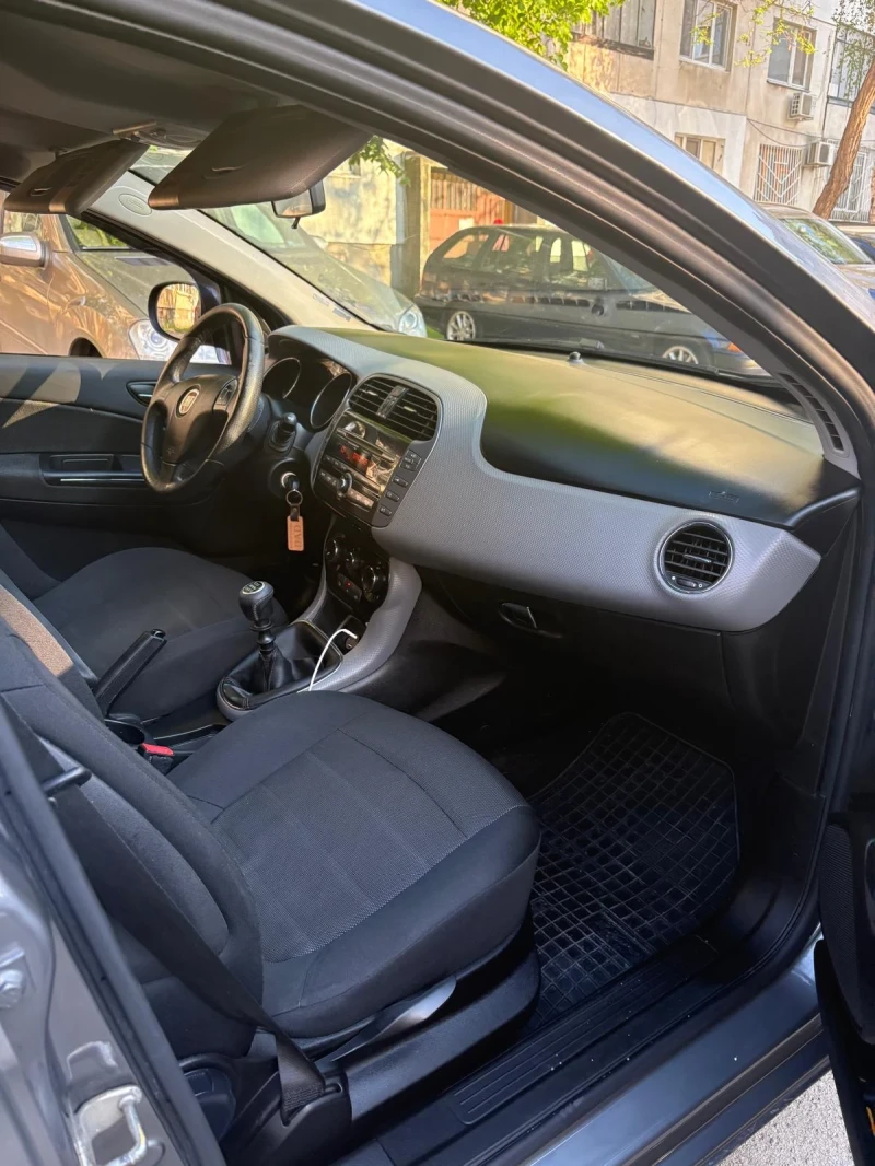 Fiat Bravo 1.6 JTDM jet, снимка 14 - Автомобили и джипове - 52354816