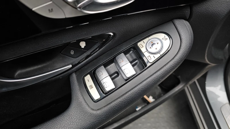 Mercedes-Benz C 200, снимка 17 - Автомобили и джипове - 52548784