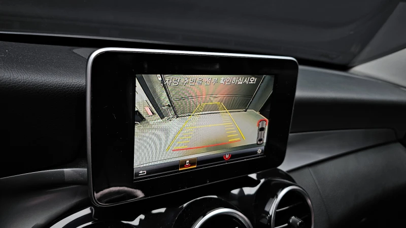 Mercedes-Benz C 200, снимка 14 - Автомобили и джипове - 52548784