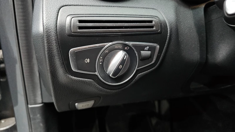 Mercedes-Benz C 200, снимка 16 - Автомобили и джипове - 52548784