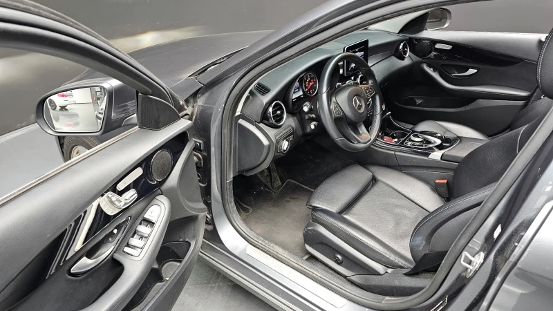 Mercedes-Benz C 200, снимка 11 - Автомобили и джипове - 52548784
