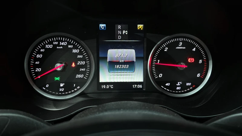 Mercedes-Benz C 200, снимка 7 - Автомобили и джипове - 52548784