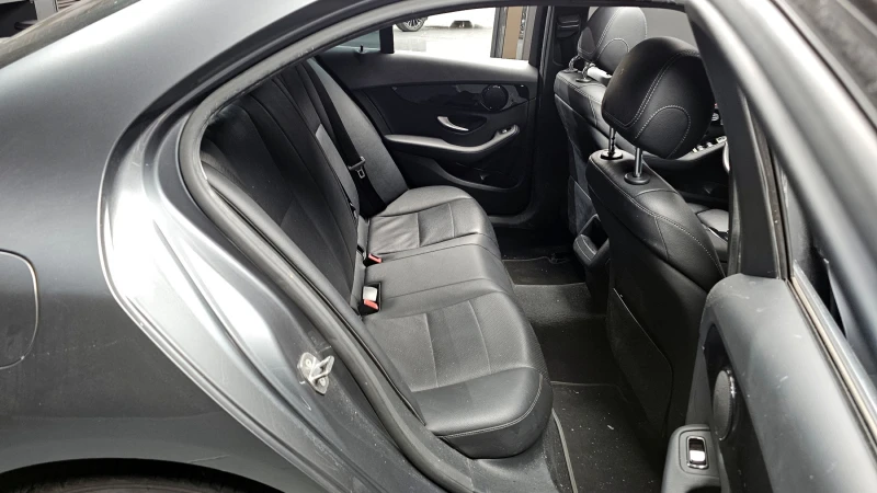 Mercedes-Benz C 200, снимка 10 - Автомобили и джипове - 52548784