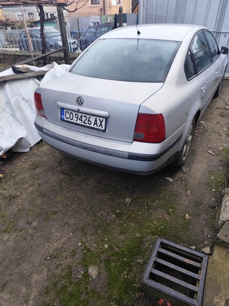 VW Passat, снимка 4 - Автомобили и джипове - 52681521