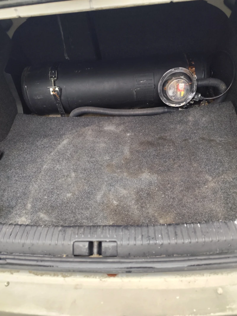 VW Passat, снимка 11 - Автомобили и джипове - 52681521