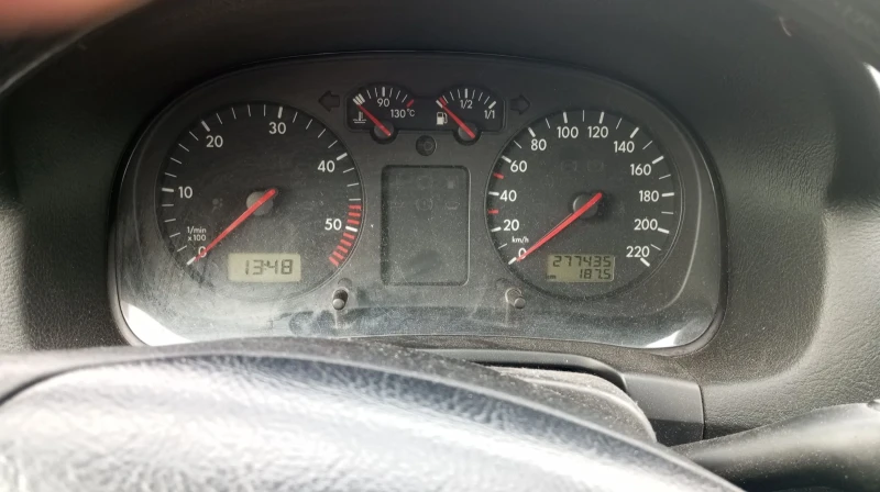 VW Golf SDI, снимка 9 - Автомобили и джипове - 53100241