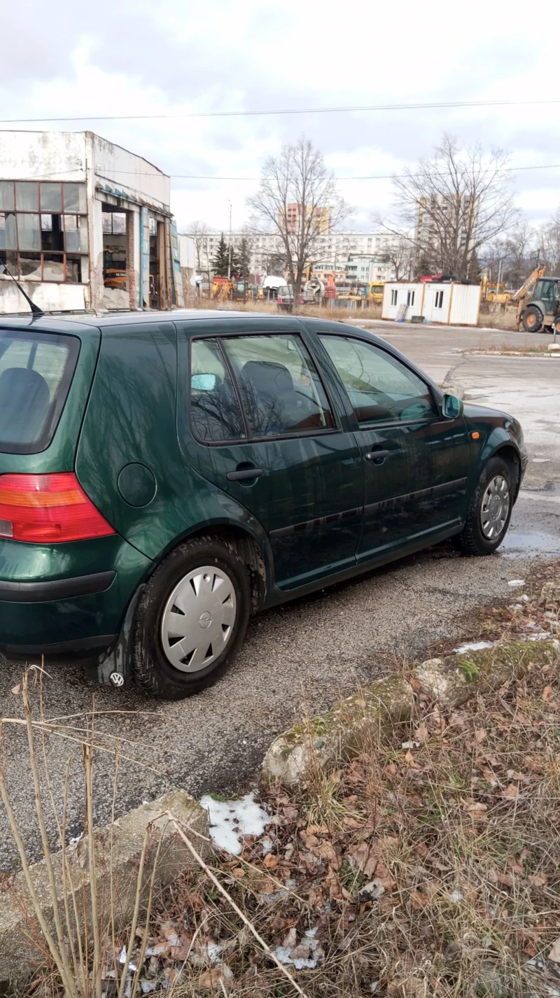 VW Golf SDI, снимка 4 - Автомобили и джипове - 53100241