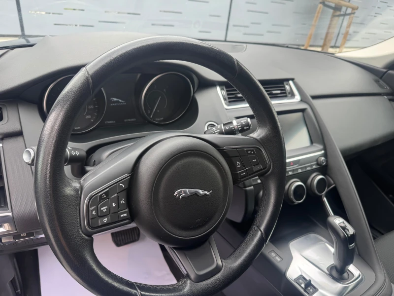 Jaguar E-pace 2.0D ОБСЛУЖЕНА 4X4 AWD AUTOMATIC, снимка 10 - Автомобили и джипове - 53102583