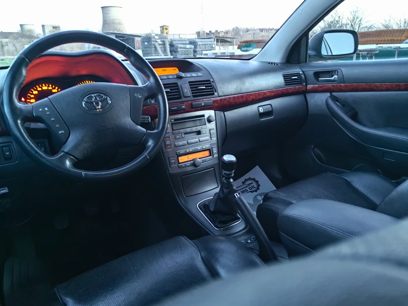 Toyota Avensis Като нова, снимка 12 - Автомобили и джипове - 53170048