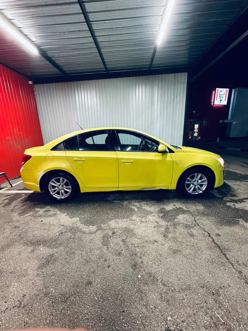Chevrolet Cruze, снимка 2 - Автомобили и джипове - 53170379