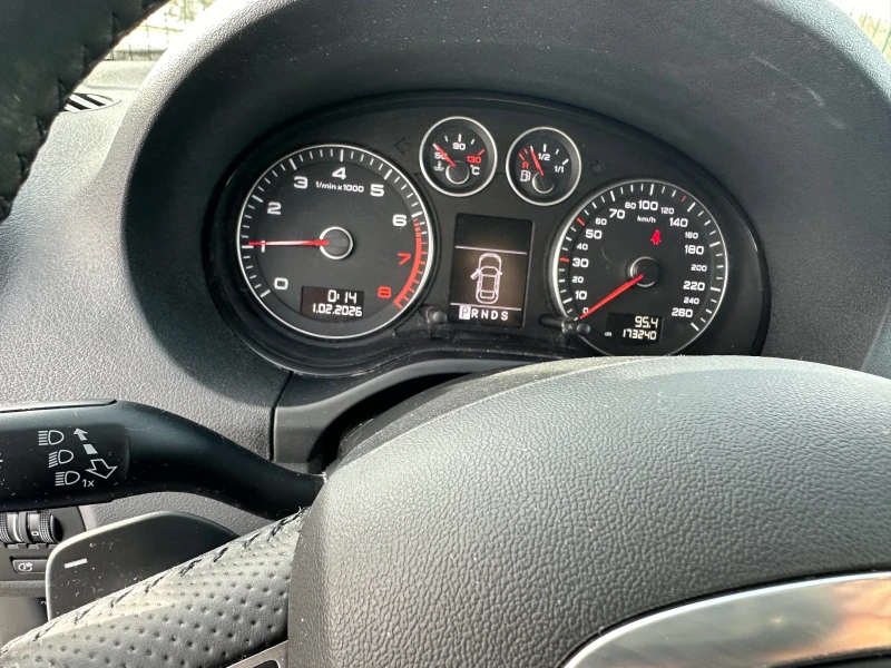 Audi A3 1.8 ТУРБО. АВТОМАТИК, снимка 8 - Автомобили и джипове - 53560541