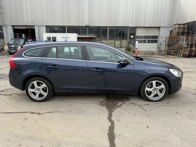 Volvo V60 2.4 D5 AWD , снимка 6 - Автомобили и джипове - 53560974