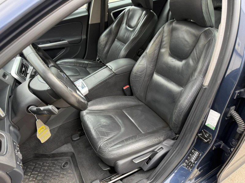 Volvo V60 2.4 D5 AWD , снимка 11 - Автомобили и джипове - 53560974