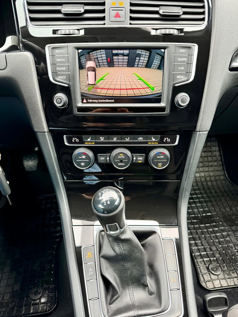 VW Golf 1.6TDI  R-Line , снимка 15 - Автомобили и джипове - 53584159