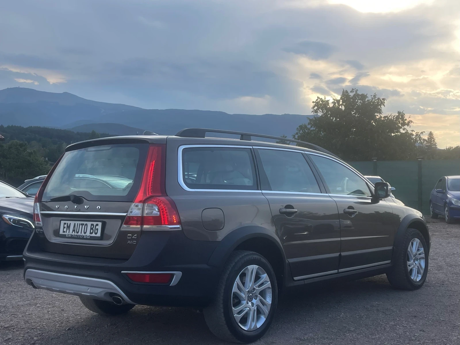 Volvo Xc70 D4 AWD - изображение 4