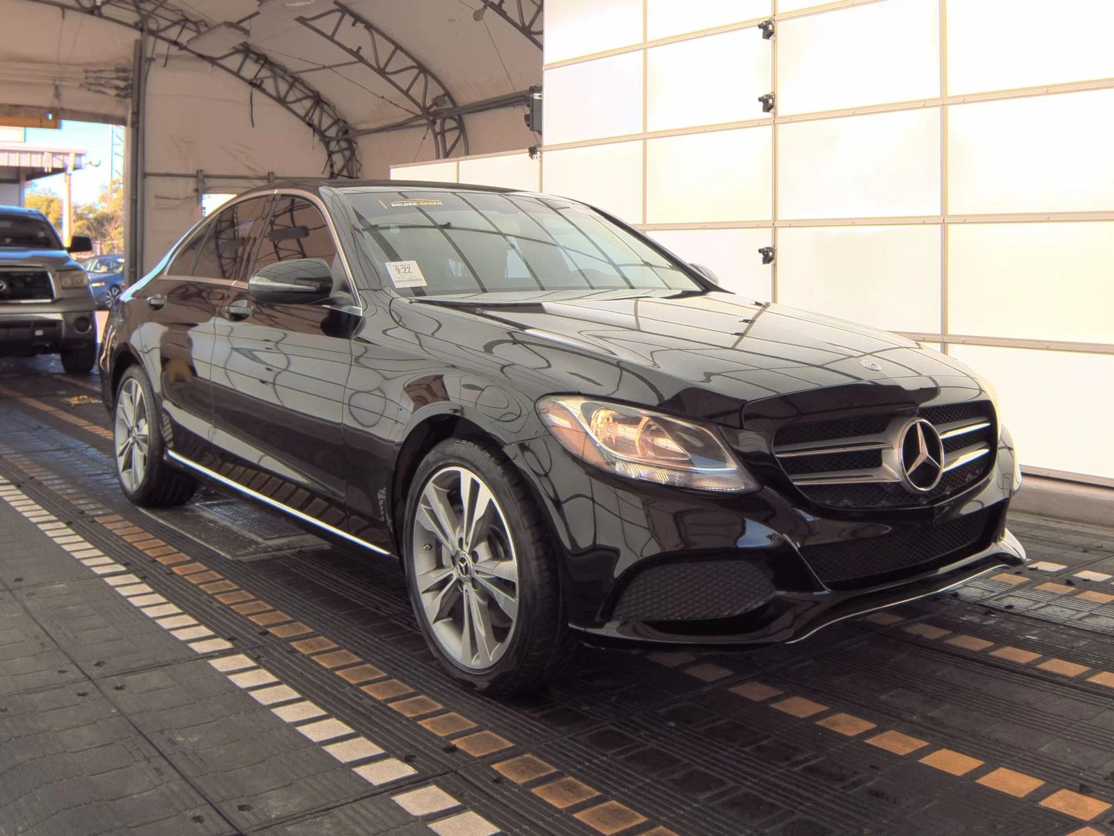 Mercedes-Benz C 300 4MATIC - изображение 2