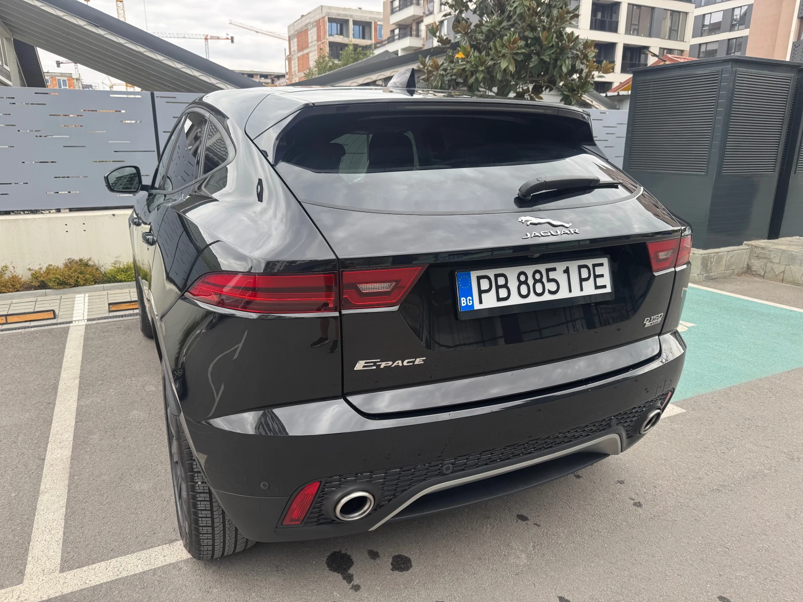 Jaguar E-pace 2.0D ОБСЛУЖЕНА 4X4 AWD AUTOMATIC - изображение 5