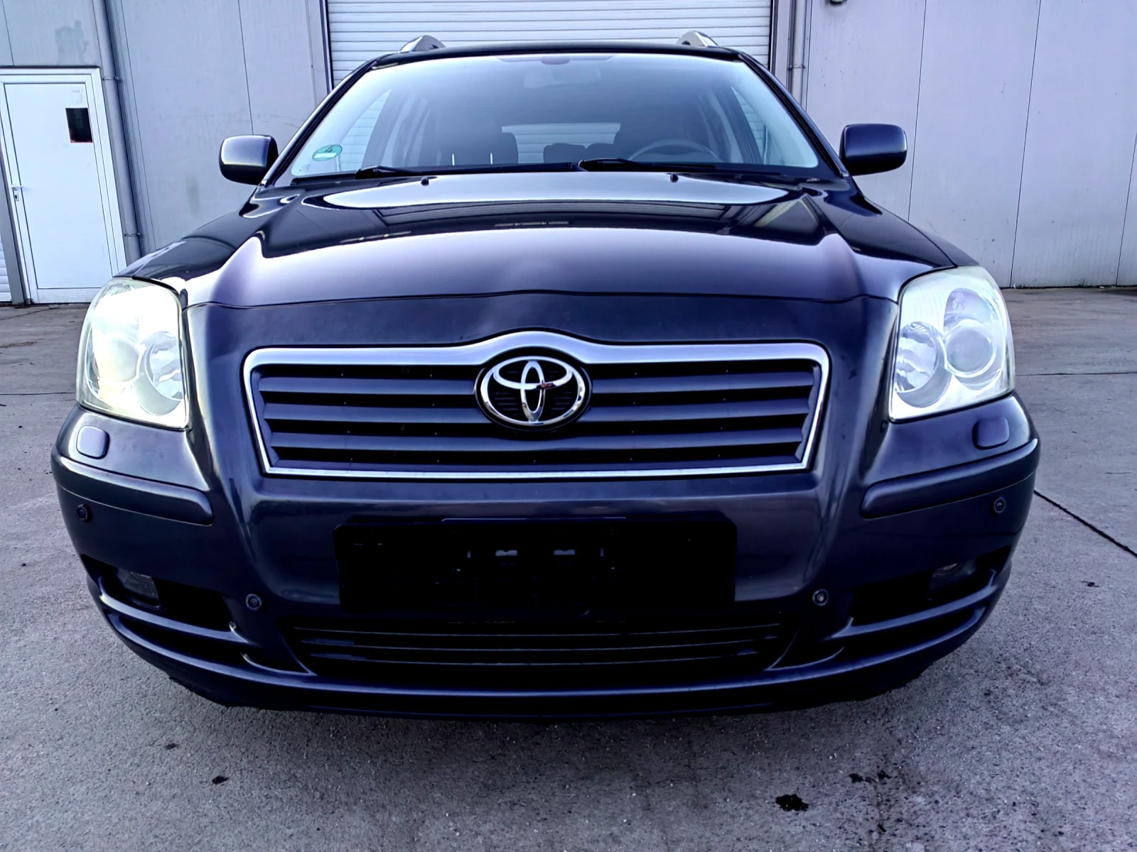 Toyota Avensis Като нова - изображение 6