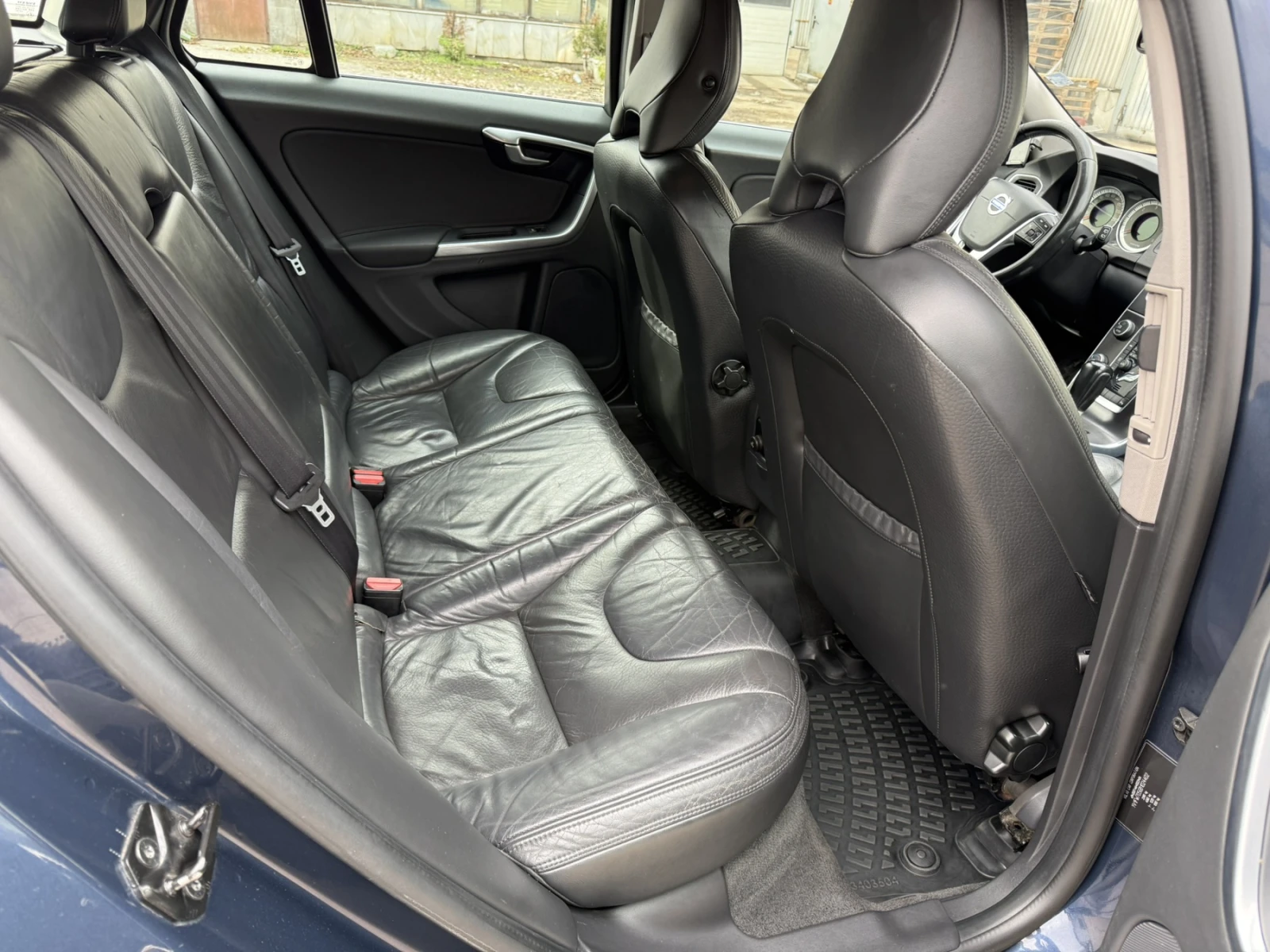 Volvo V60 2.4 D5 AWD , снимка 14 - Автомобили и джипове - 53763208