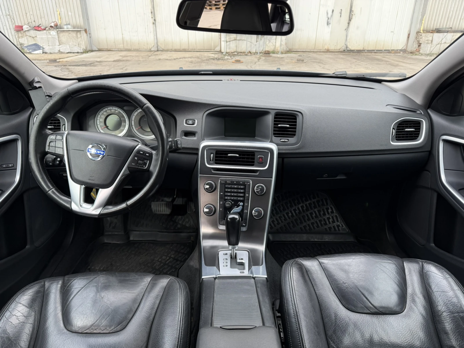 Volvo V60 2.4 D5 AWD  - изображение 9