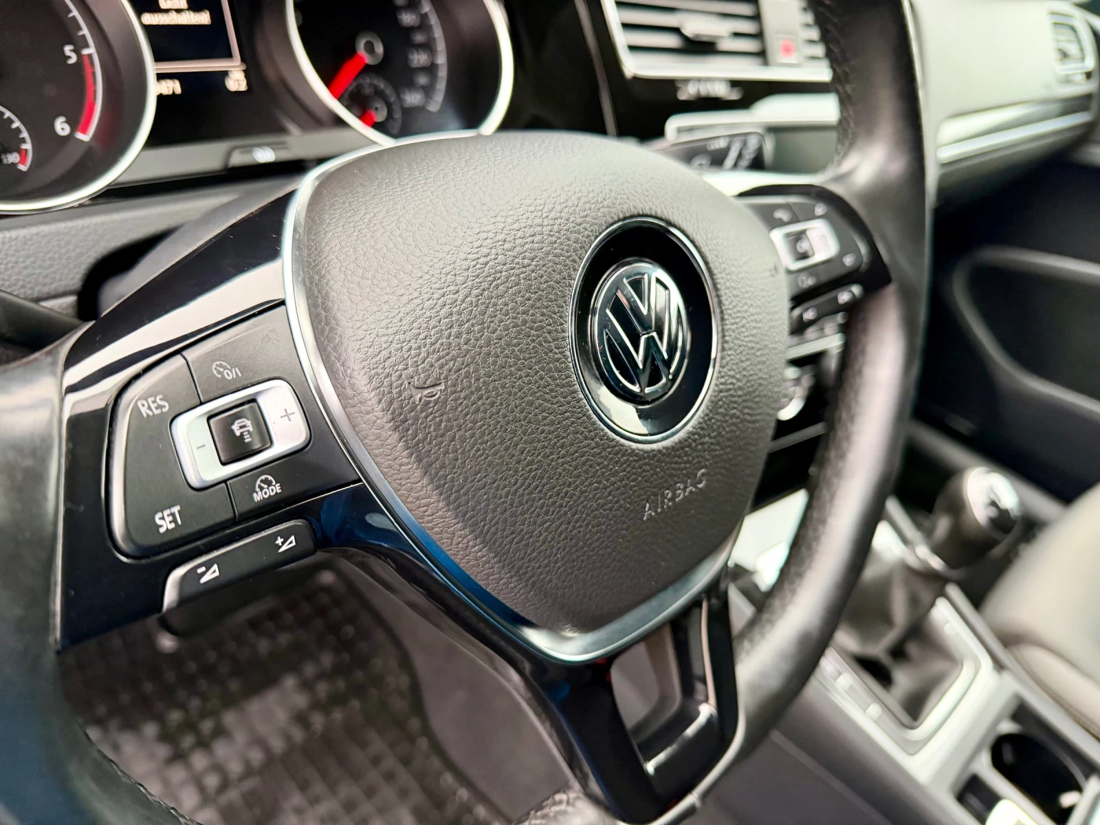 VW Golf 1.6TDI  R-Line  | Mobile.bg � ����������� 17