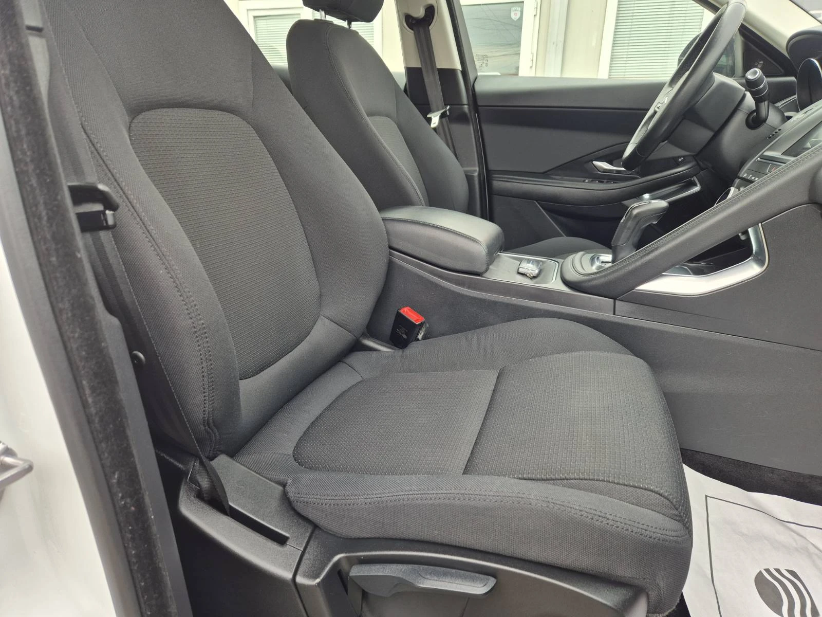 Jaguar E-pace 2.0I-200��-173.000��-������-4X4 | Mobile.bg � ����������� 13