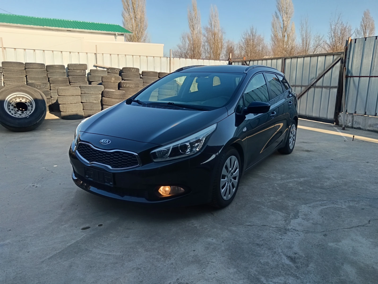 Kia Ceed 1.4i-100kc-6ck, снимка 3 - Автомобили и джипове - 53762484