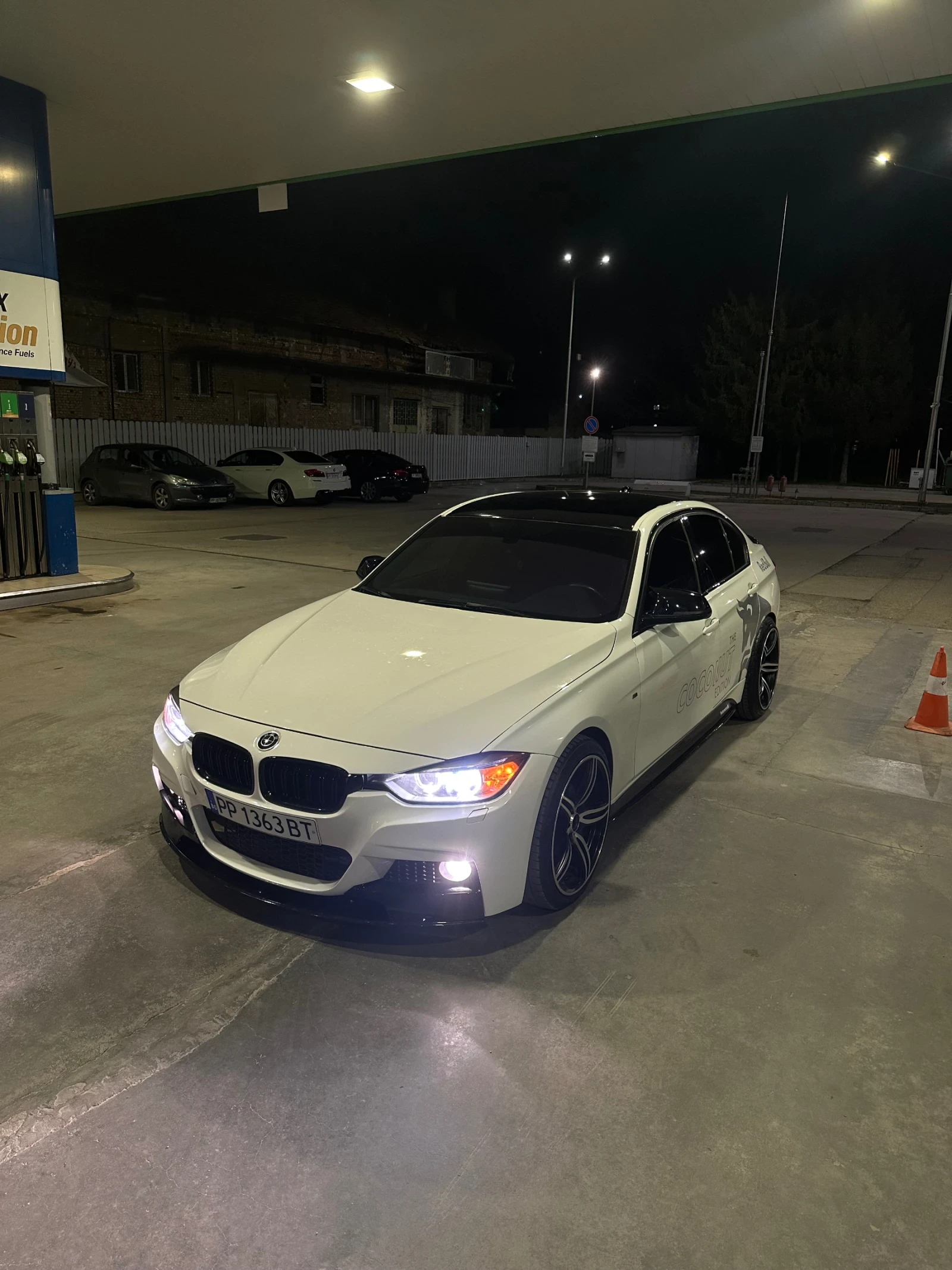 BMW 330 Mperformance! Ребилд НОВ МОТОР! Шпер! Само задно!!, снимка 2 - Автомобили и джипове - 53853242