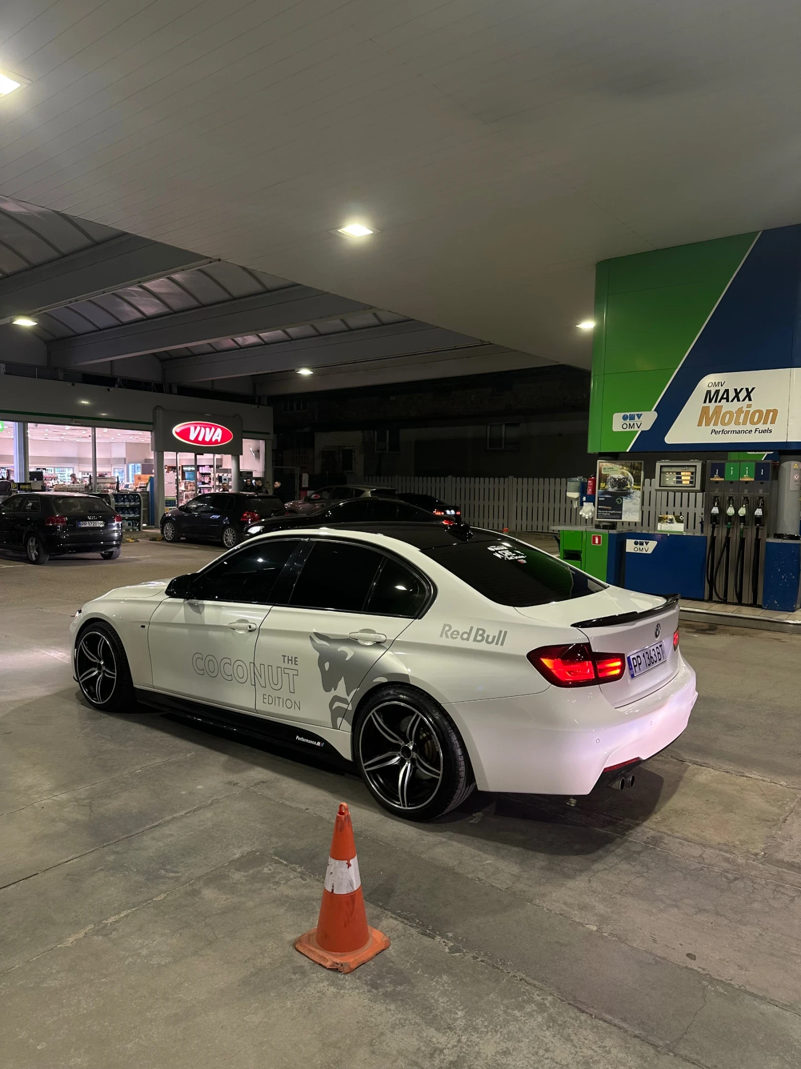 BMW 330 Mperformance! Ребилд НОВ МОТОР! Шпер! Само задно!!, снимка 4 - Автомобили и джипове - 53853242