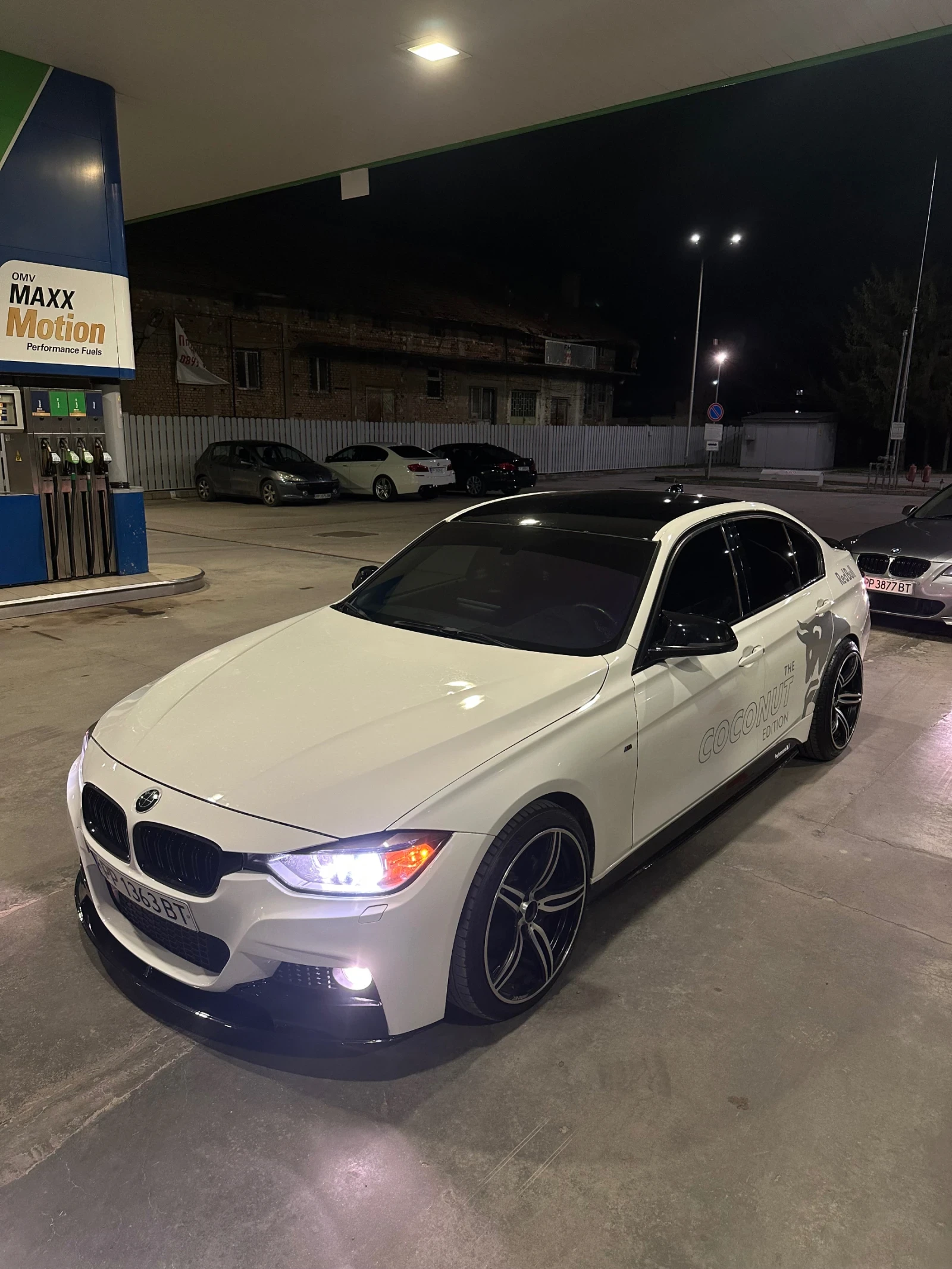 BMW 330 Mperformance! Ребилд НОВ МОТОР! Шпер! Само задно!!