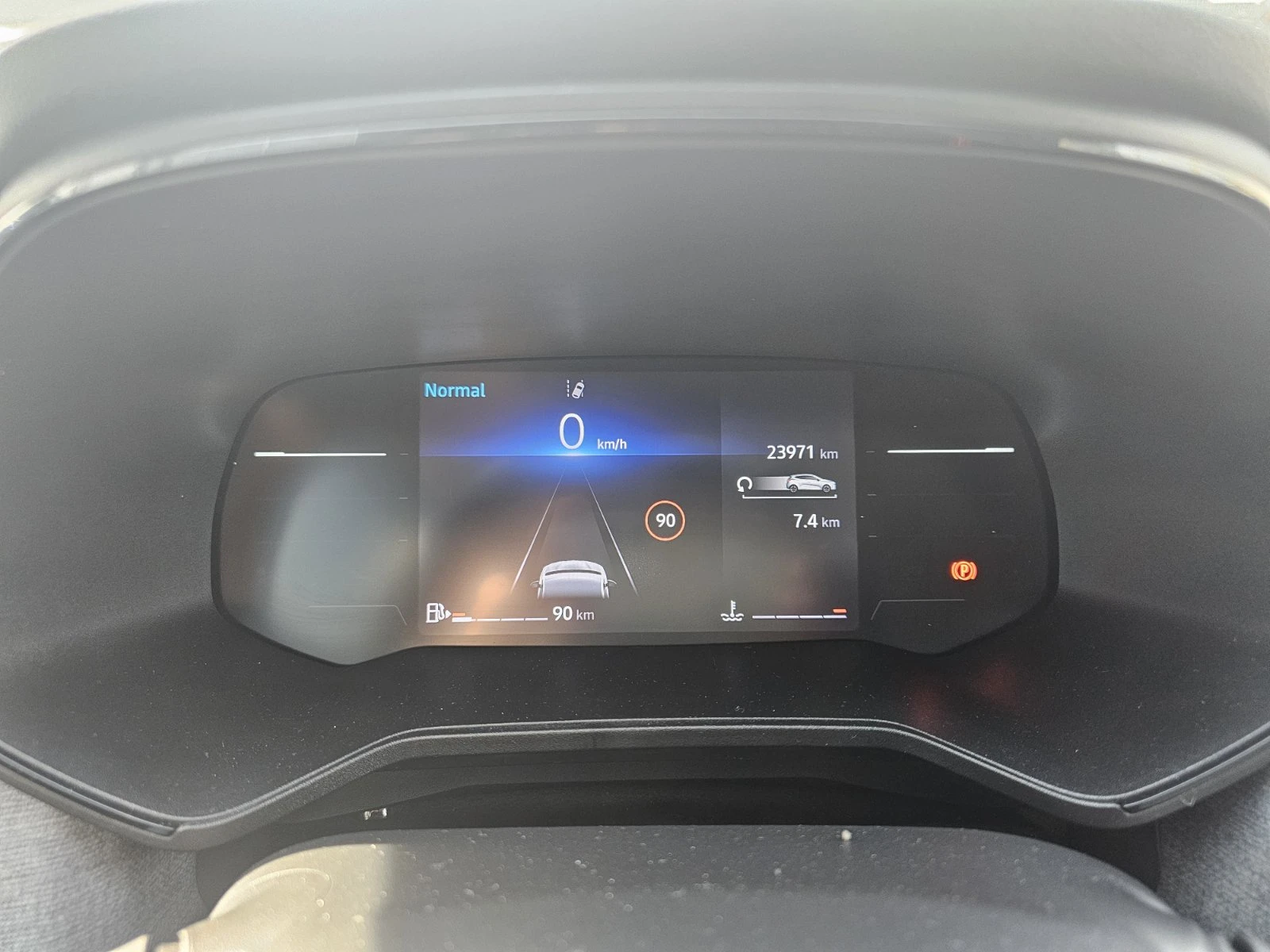 Renault Clio dCi 100 S&S, снимка 8 - Автомобили и джипове - 53987597