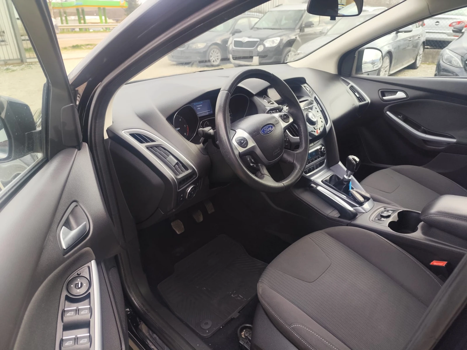 Ford Focus 1.6 дизел, снимка 11 - Автомобили и джипове - 54012725