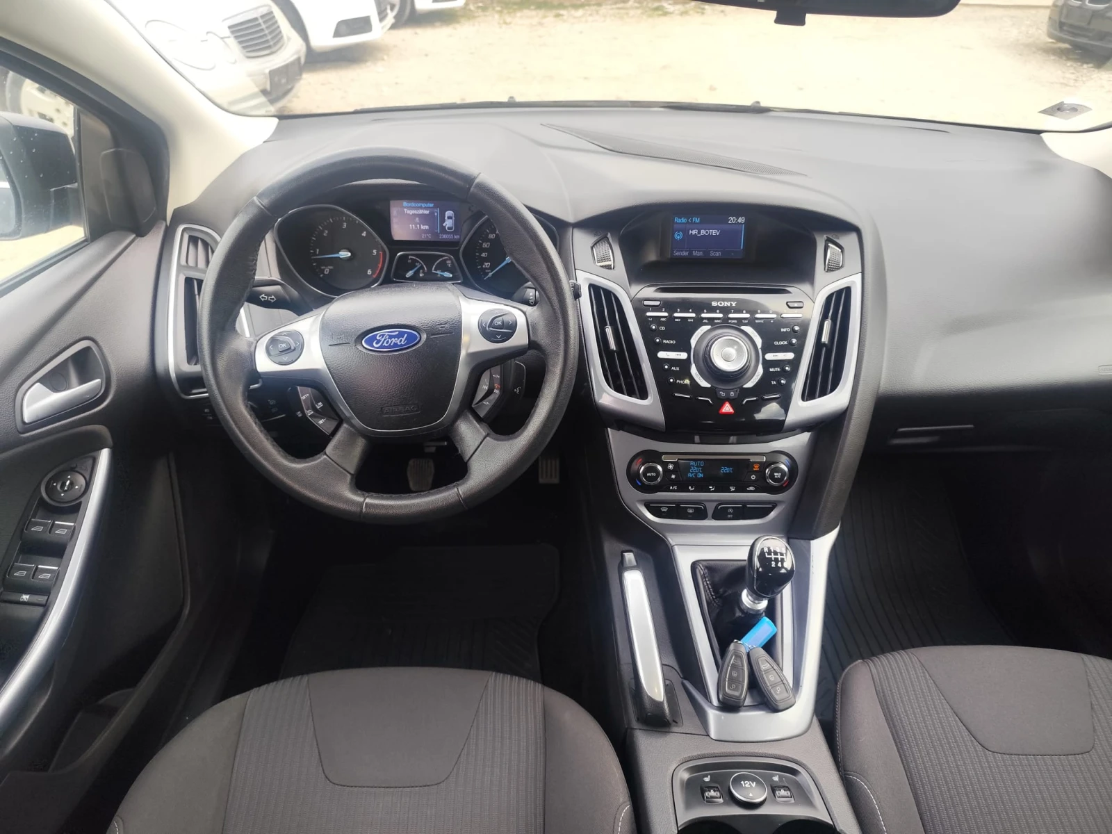 Ford Focus 1.6 дизел, снимка 10 - Автомобили и джипове - 54012725