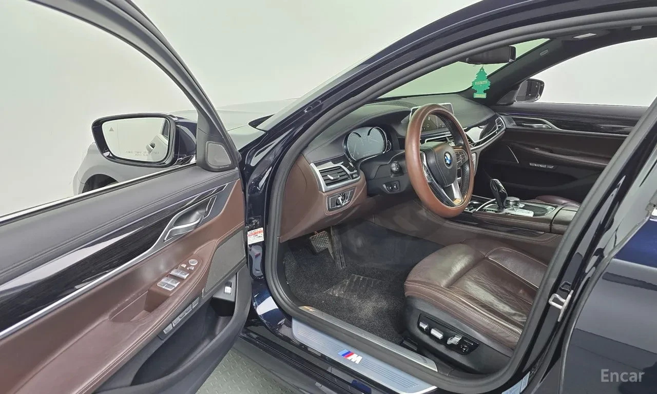BMW 740 Li / XDRIVE / M / 360 / 3хTV / МАСАЖИ / ЛИЗИНГ, снимка 10 - Автомобили и джипове - 54827543