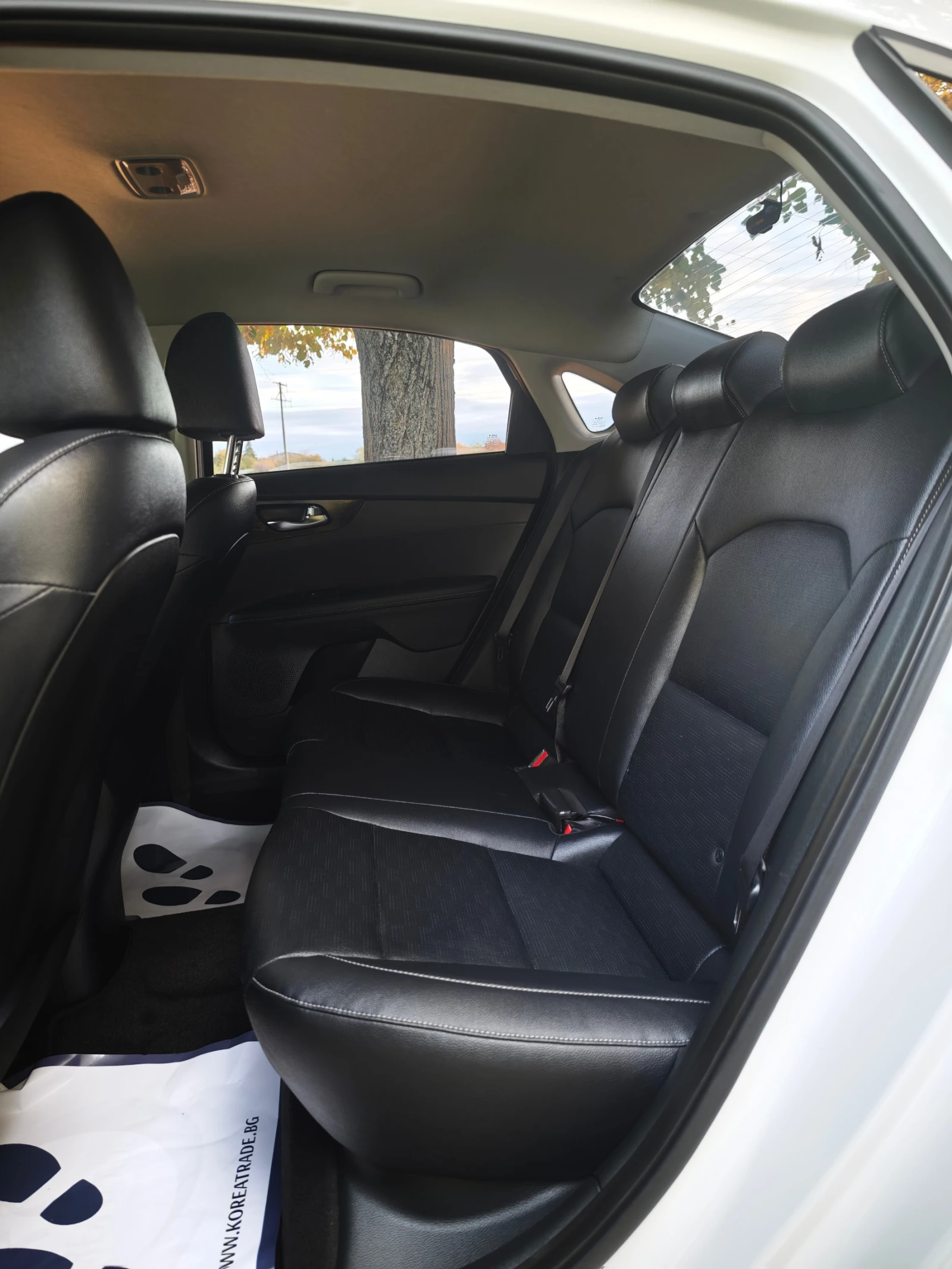 Kia K3 1.6 MPI , снимка 16 - Автомобили и джипове - 56194609