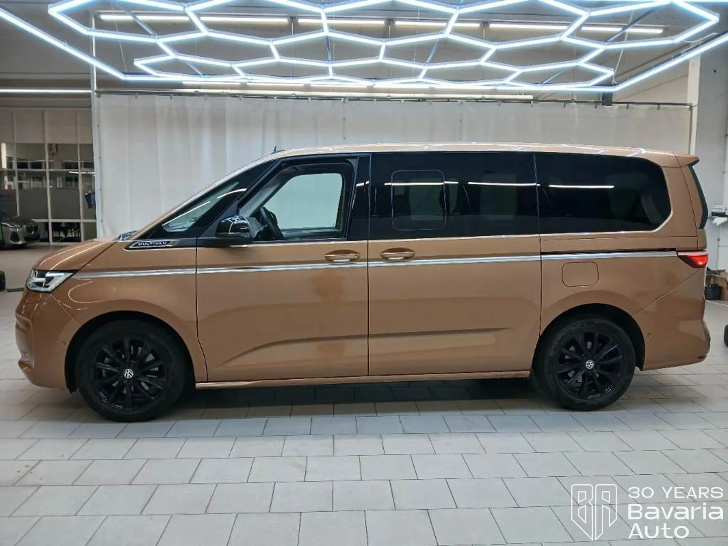 VW Multivan Style lang DSG Easy Open Basic, снимка 2 - Автомобили и джипове - 55317956