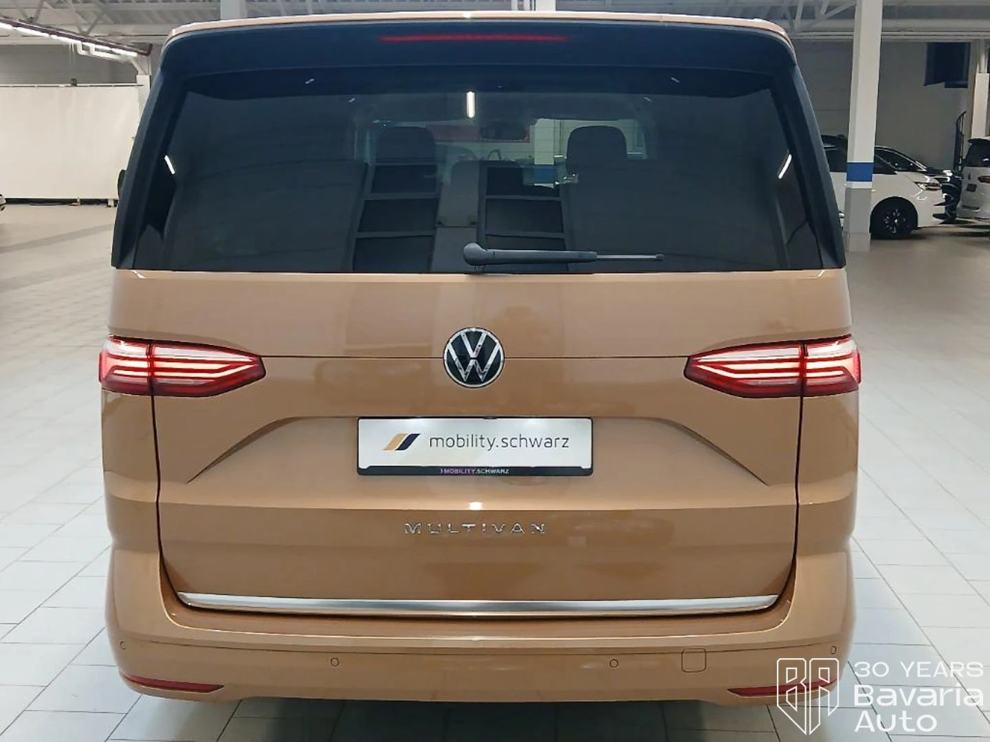 VW Multivan Style lang DSG Easy Open Basic, снимка 3 - Автомобили и джипове - 55317956
