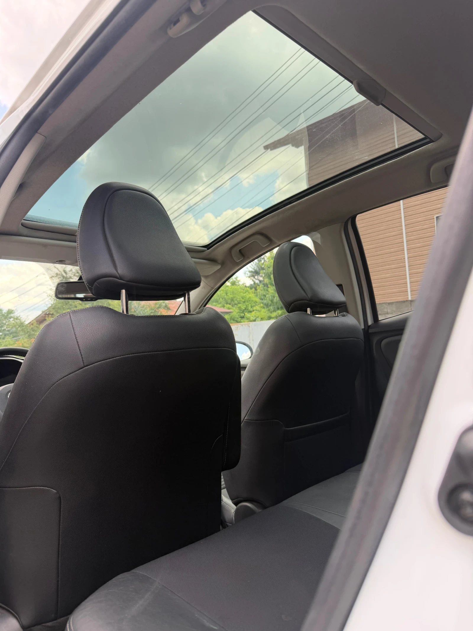Toyota Yaris, снимка 9 - Автомобили и джипове - 55338958