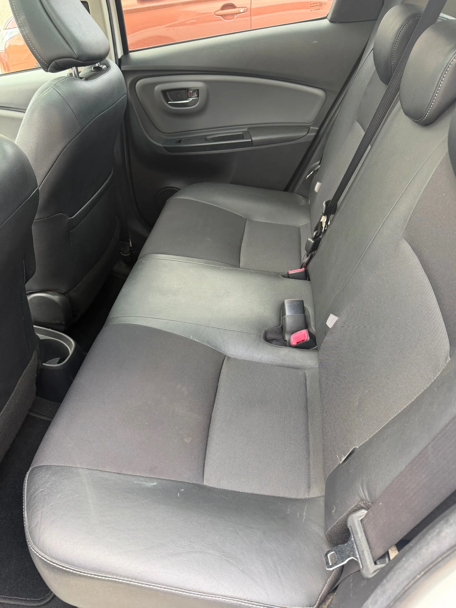 Toyota Yaris, снимка 6 - Автомобили и джипове - 55338958