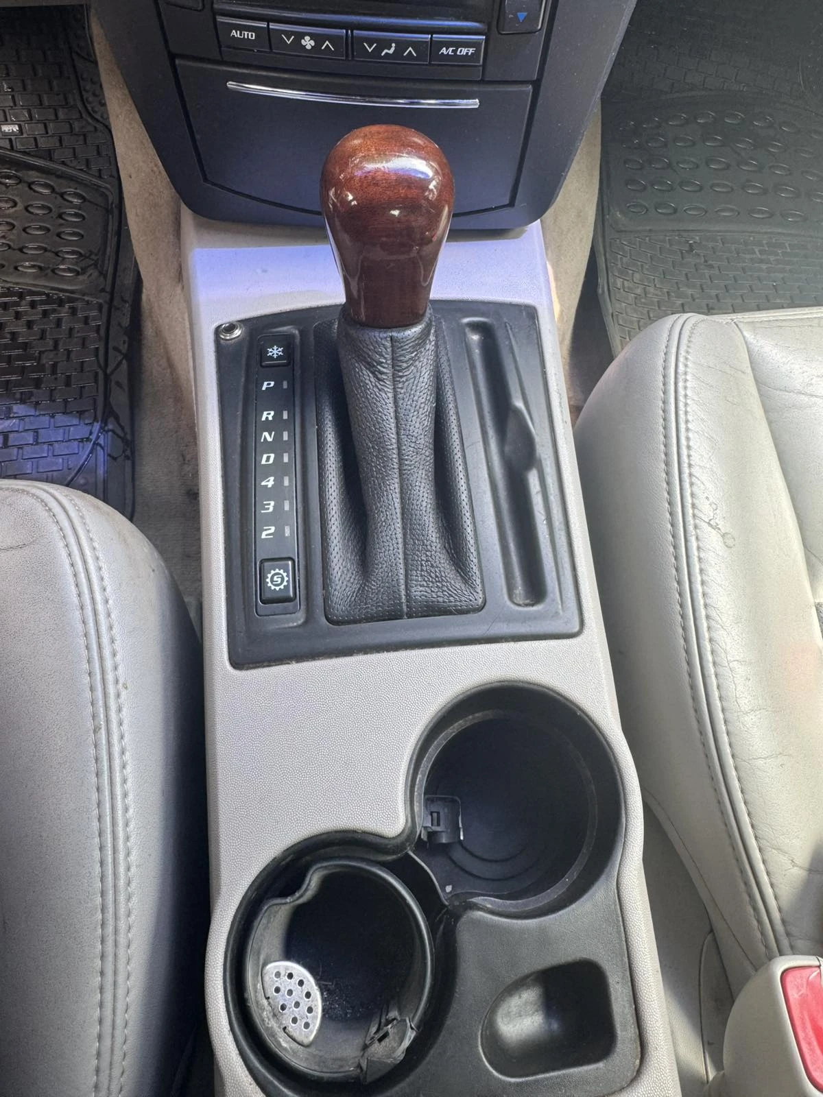 Cadillac Cts Cts, снимка 11 - Автомобили и джипове - 55402765