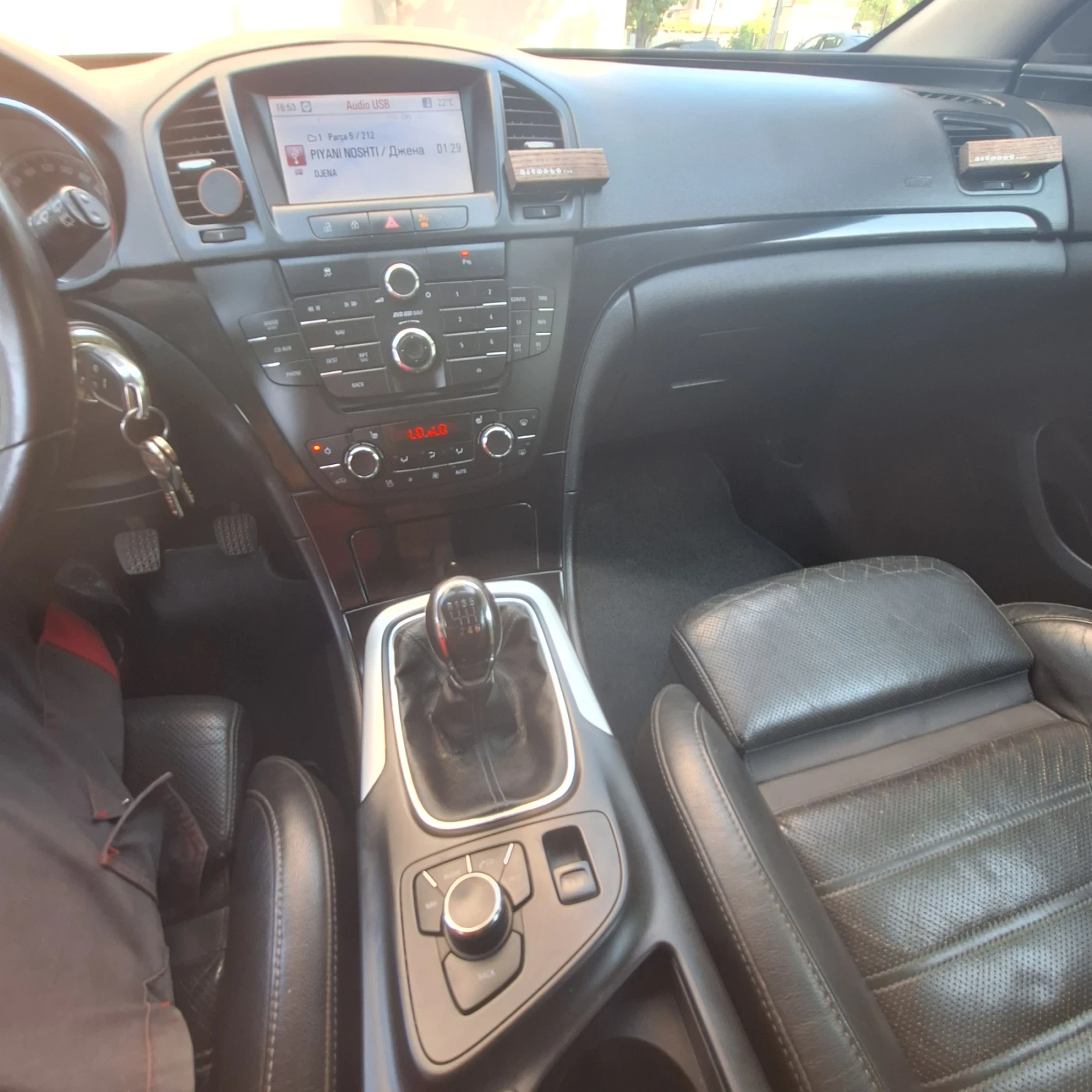 Opel Insignia Sports Tourer, снимка 10 - Автомобили и джипове - 55904466