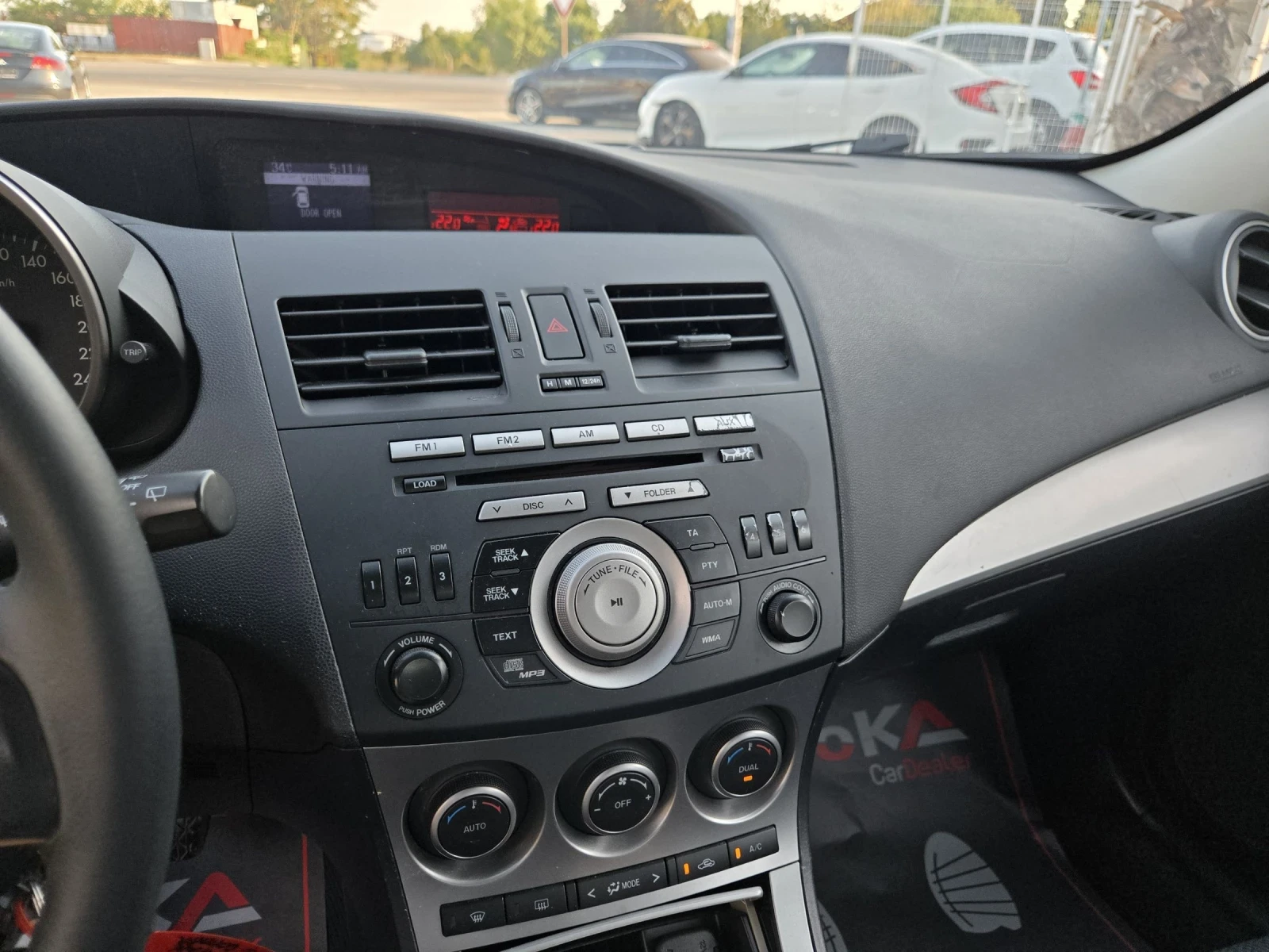 Mazda 3 1.6i-105kc= KЛИМАТРОНИК, снимка 16 - Автомобили и джипове - 55911372