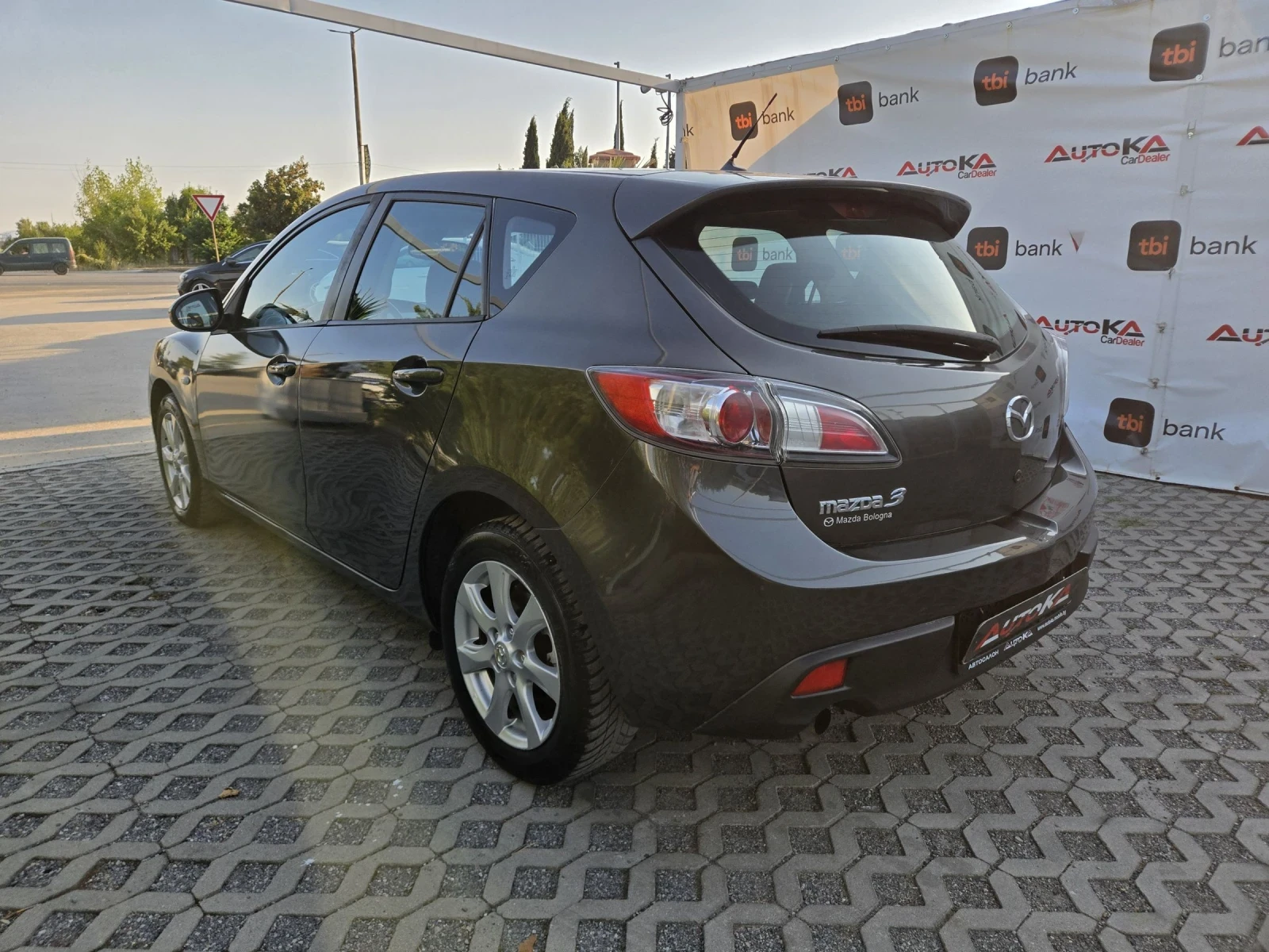 Mazda 3 1.6i-105kc= KЛИМАТРОНИК, снимка 5 - Автомобили и джипове - 55911372