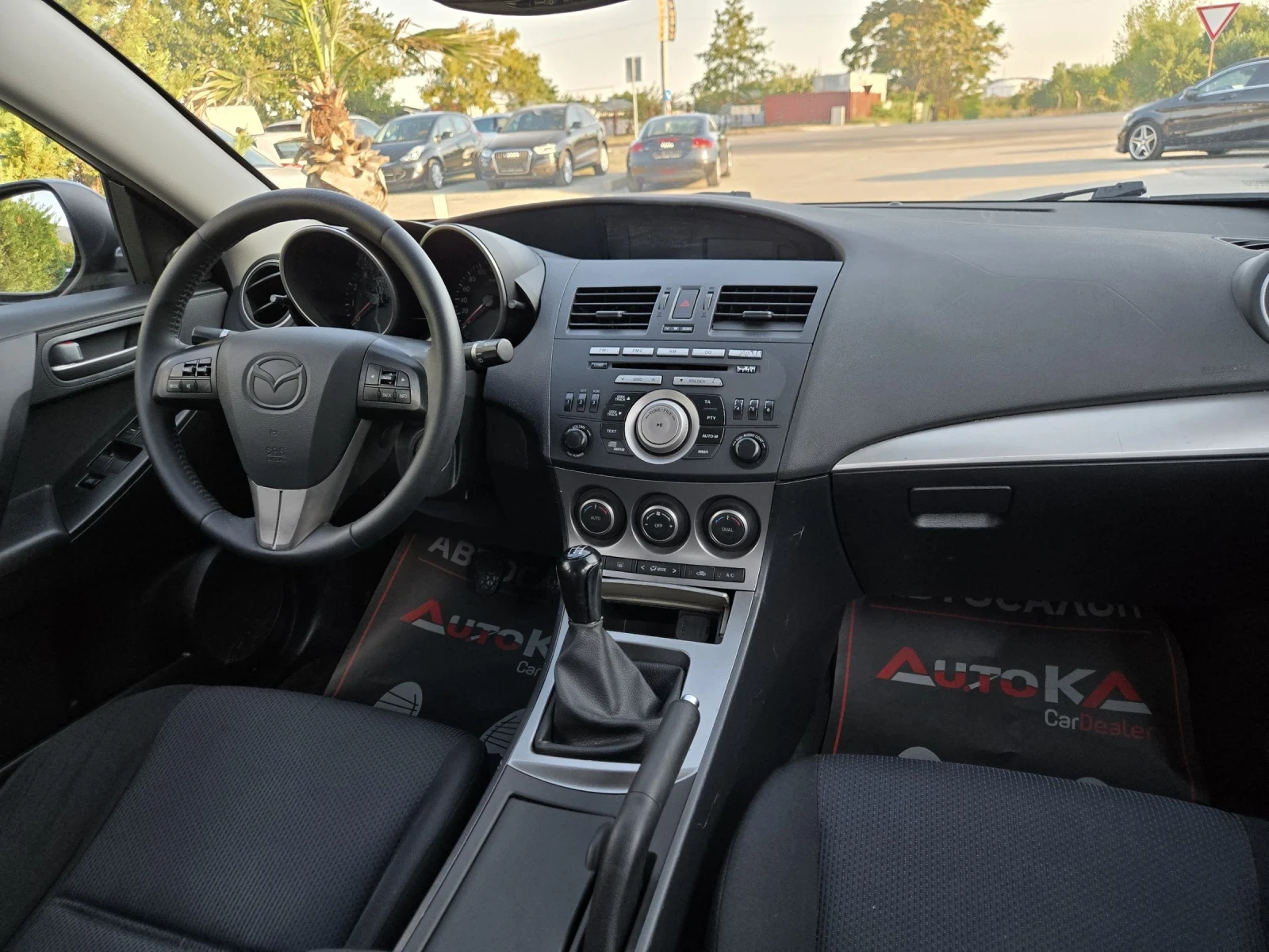 Mazda 3 1.6i-105kc= KЛИМАТРОНИК, снимка 13 - Автомобили и джипове - 55911372