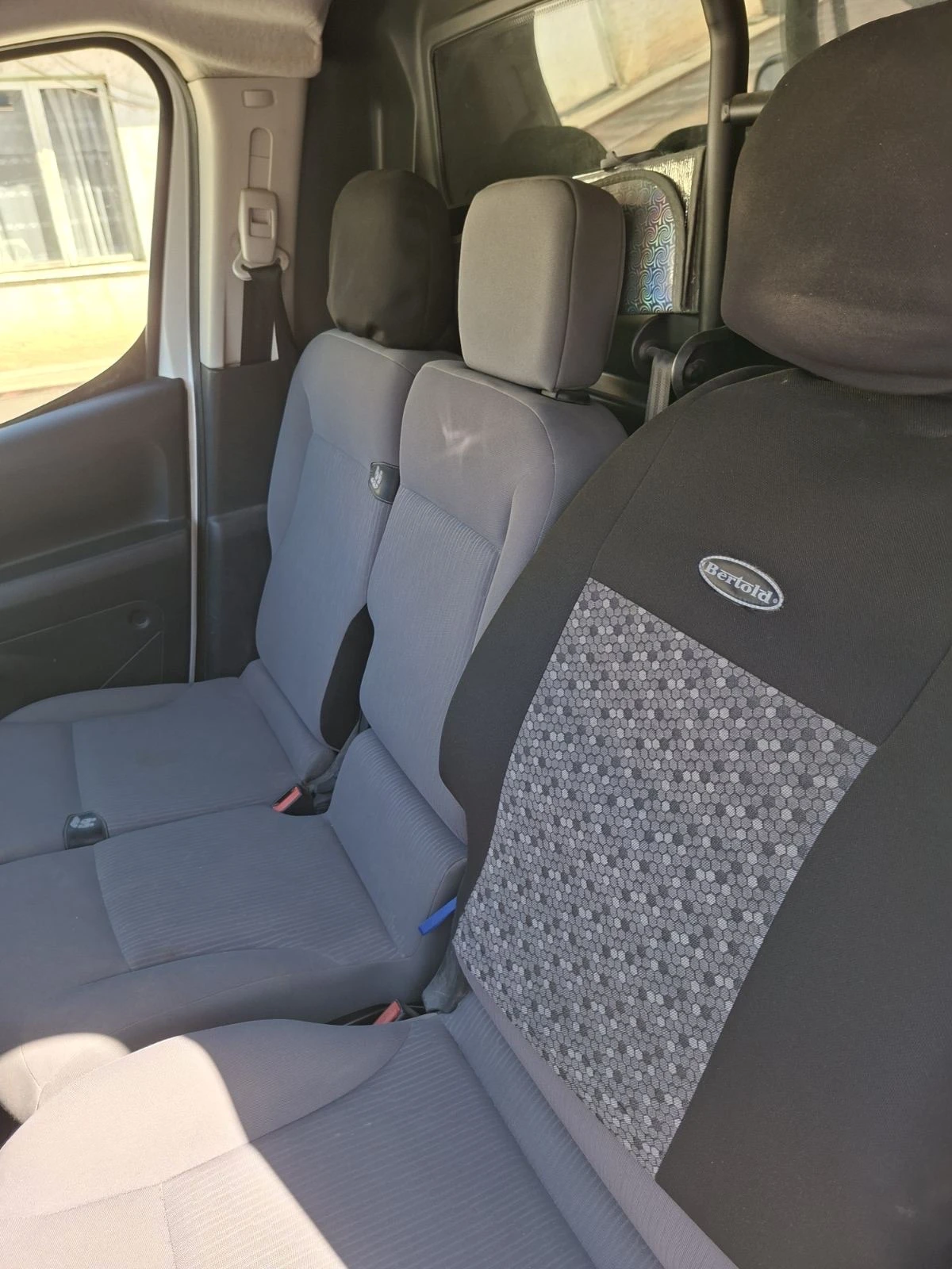 Peugeot Partner 1.6 HDi, снимка 9 - Автомобили и джипове - 56104173