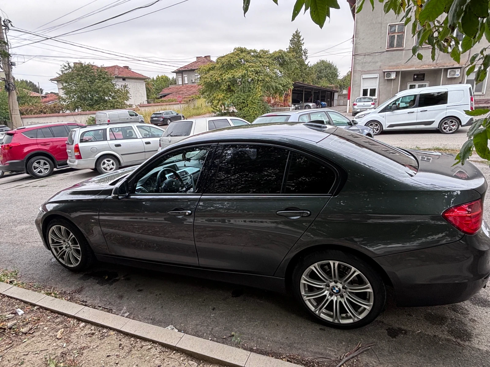 BMW 320 2.0 TDI, снимка 4 - Автомобили и джипове - 56231954