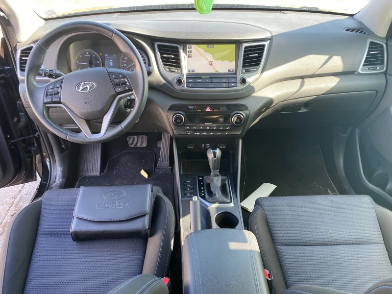 Hyundai Tucson 2.0 CRDI 4x4, снимка 8 - Автомобили и джипове - 37850059