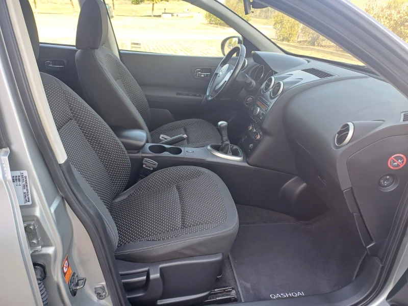 Nissan Qashqai 1.6 Benzin 114k.s., снимка 13 - Автомобили и джипове - 47008337